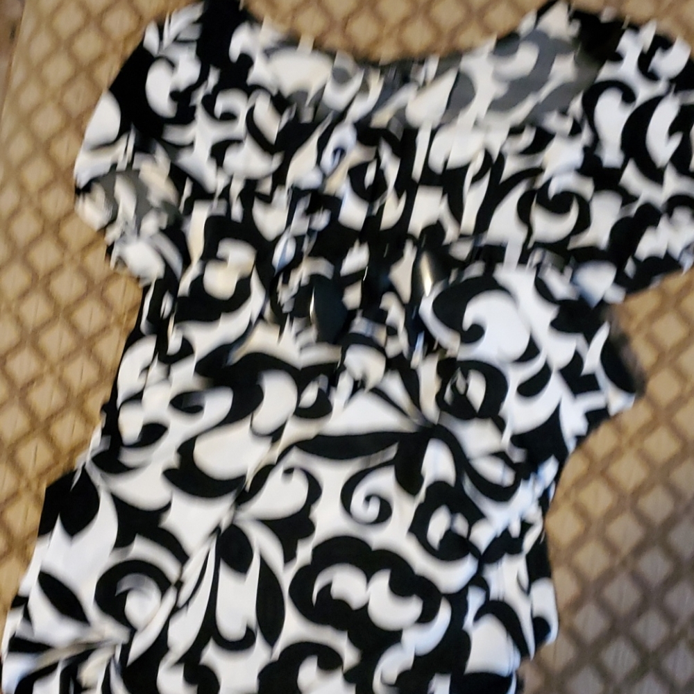 Dress - Picture 2 of 2